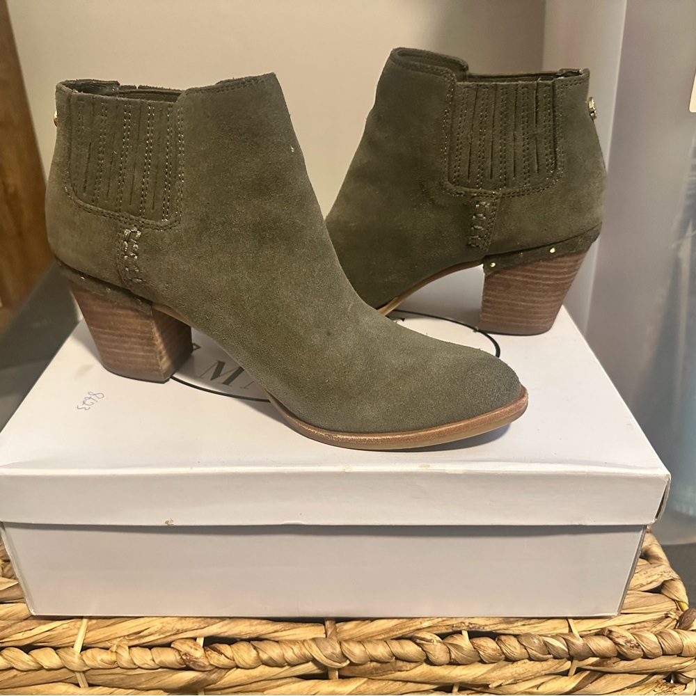 Steve Madden Olive Suede Booties